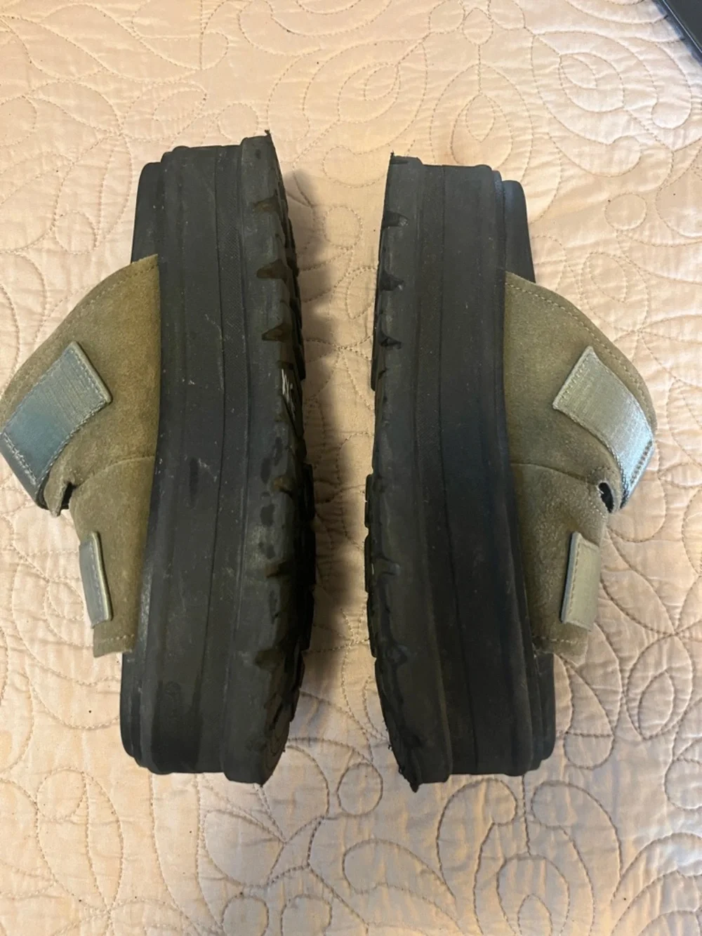 UGG Women’s Clem Suede Leather Burnt Olive Green Platform Slide Chunky Sandals 7